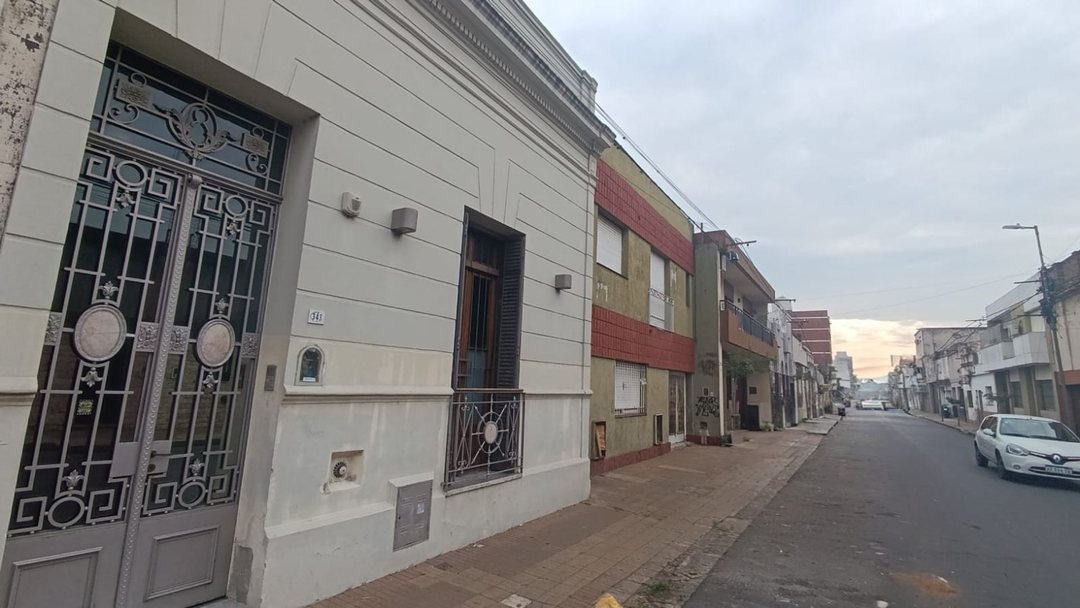 VENDO CASA BELGRANO y CHACABUCO- SAN NICOLAS