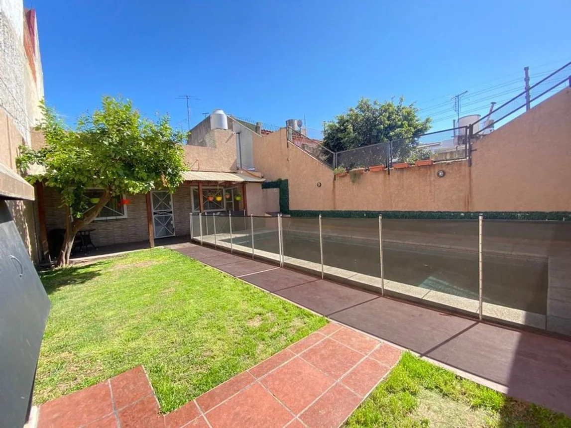 Casa de 3 ambientes en venta en San Justo, Pasteur 4200