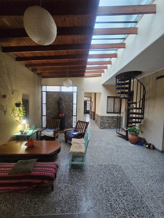Casa de 7 ambientes en venta en Floresta, Morón 4700