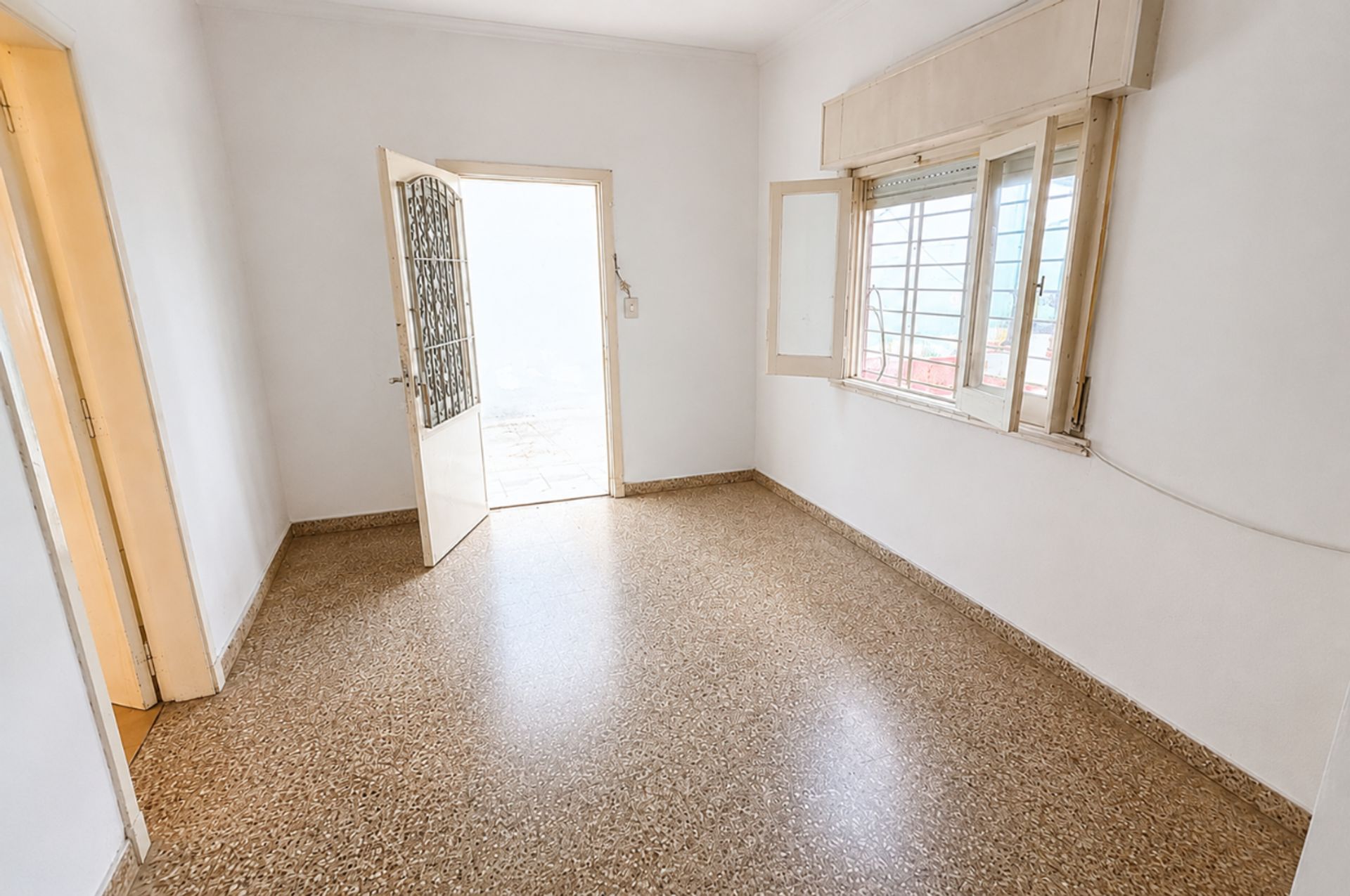 Foto 6 — VENTA CASA 3 AMBIENTES COCHERA BERNAL CON TERRAZA
