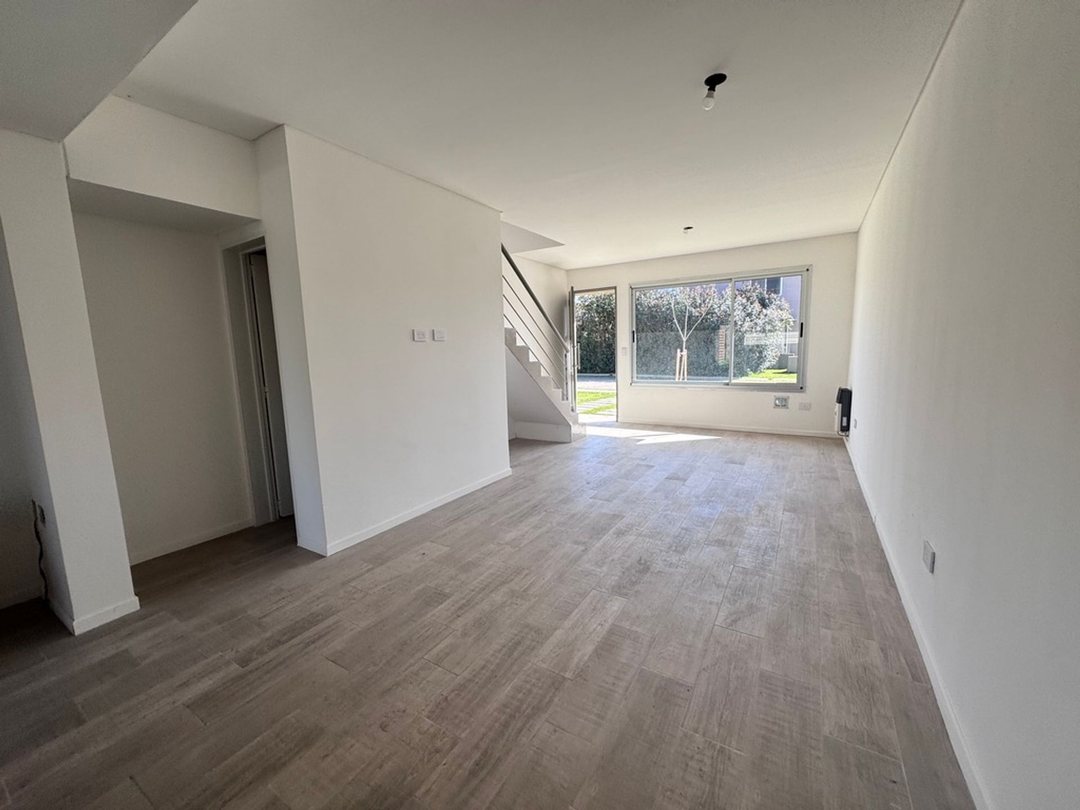 VENTA DUPLEX 3 AMB JARDIN PARRILLA COCHERA PILAR
