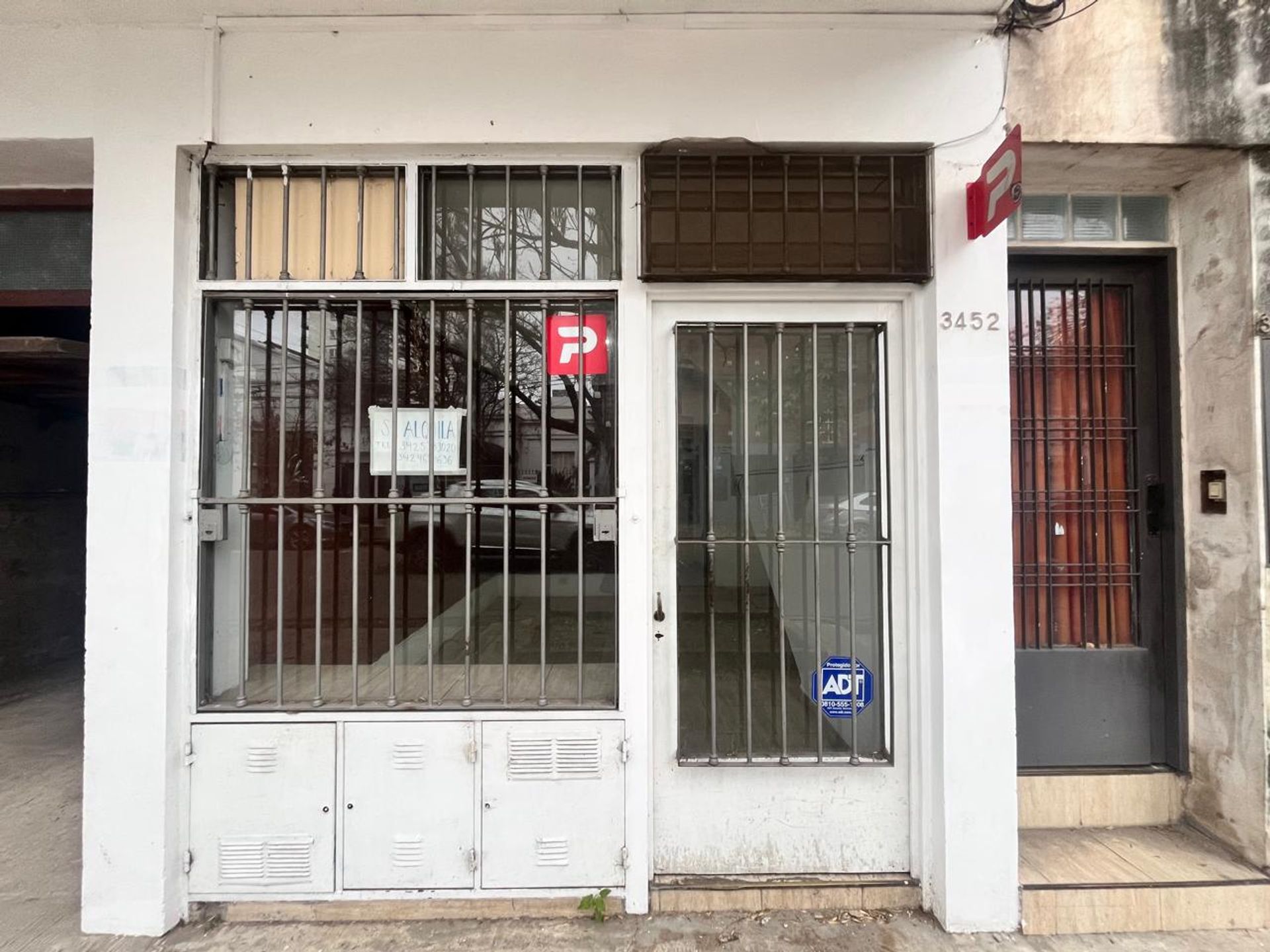 Se alquila local comercial a metros de Boulevard!