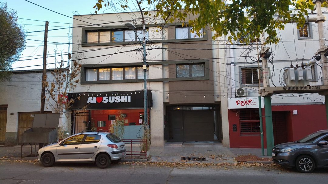 Venta Oficina Planta Baja Calle Tucumán Godoy Cruz