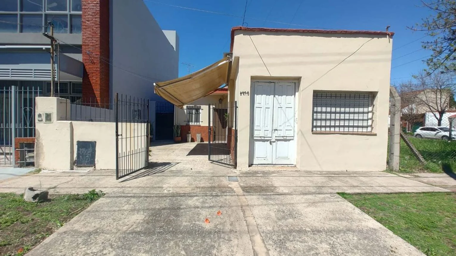 Casa en venta en Rafael Calzada, Presidente Arturo Illia 3200