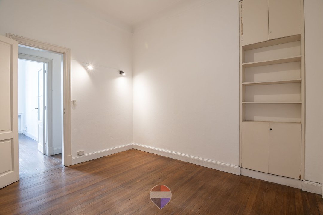 VENTA PISO/OFICINA 6 DORM + COCHERA CENTRO CORDOBA