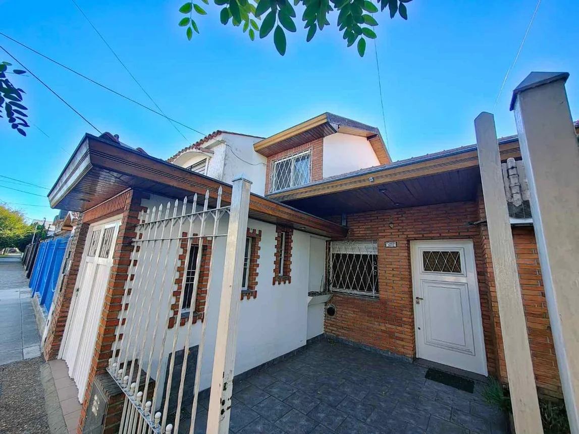 Casa en venta en Ramos Mejía, foto 2