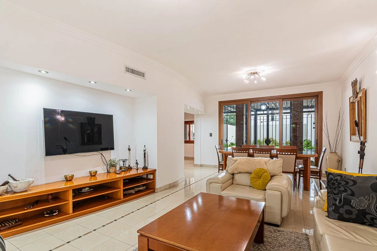 Casa en venta en La Plata, foto 2