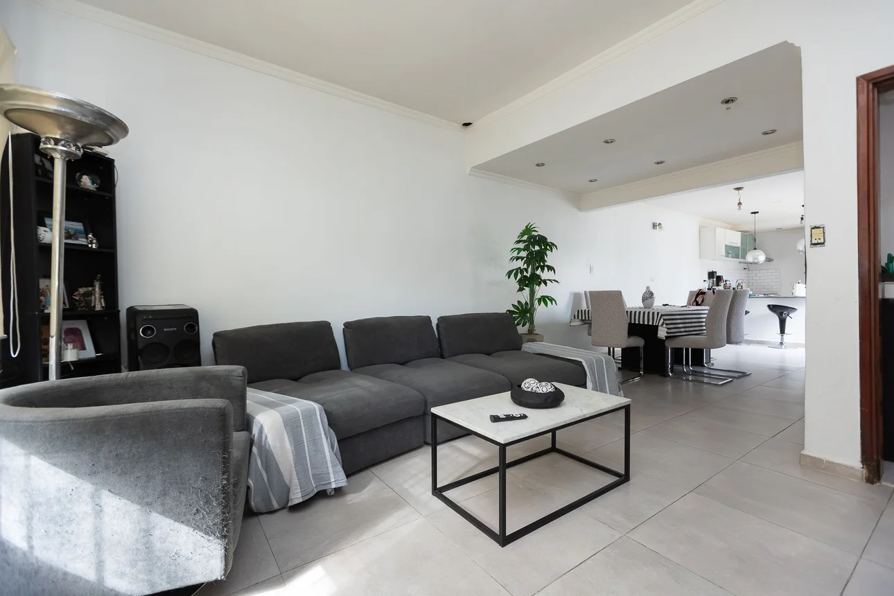 Casa de 5 ambientes en venta en Ciudad Jardín, Libertad 2600, foto 3