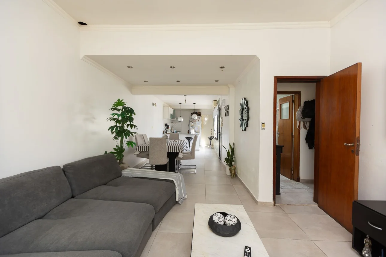 Casa de 5 ambientes en venta en Ciudad Jardín, Libertad 2600, foto 2