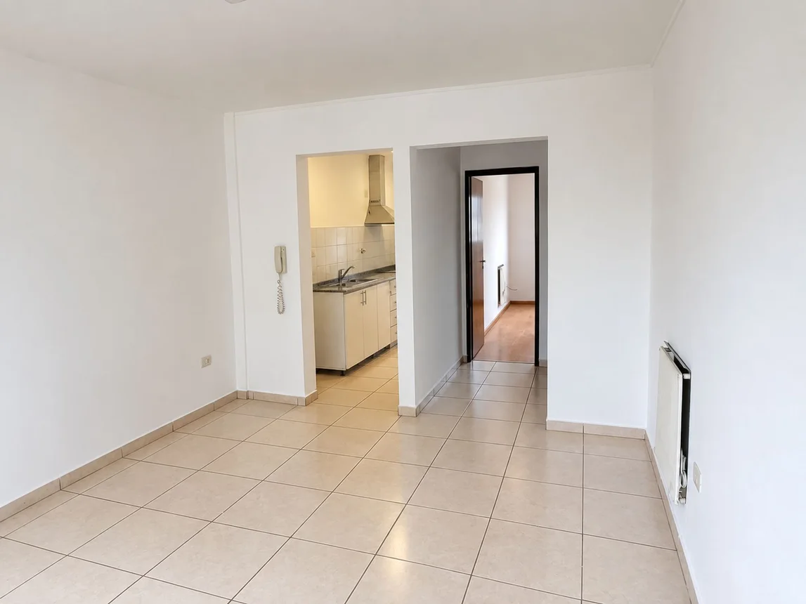 Departamento de 2 ambientes en alquiler en La Plata, Calle 24 E/ 71 y 72 1900