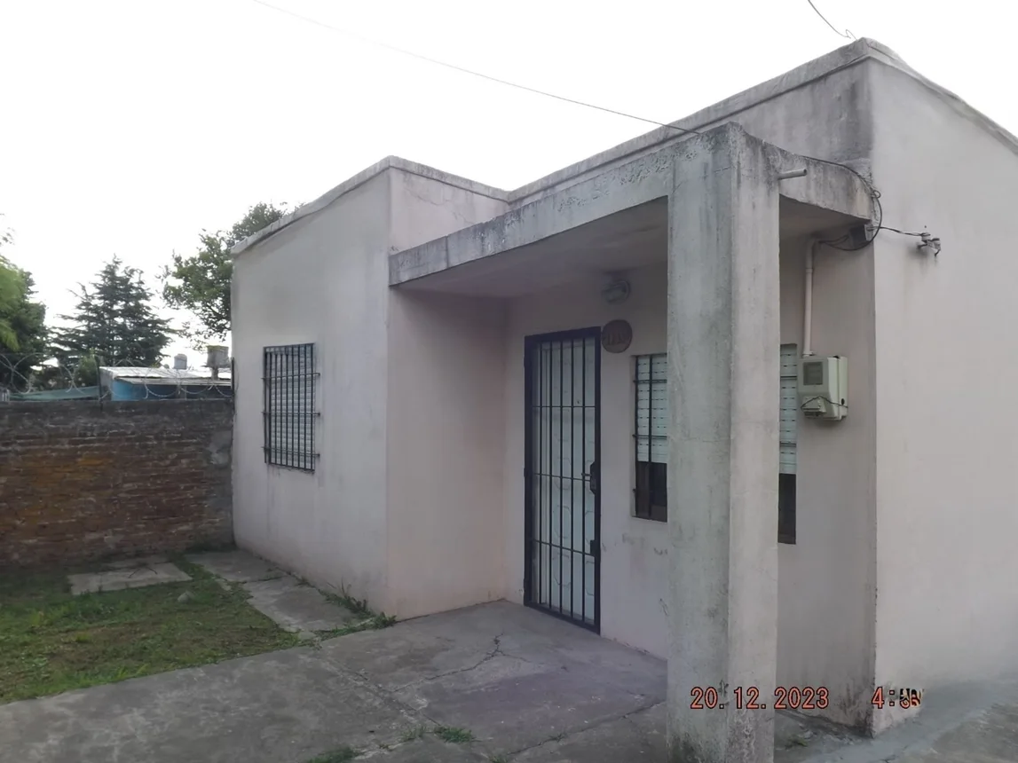 Casa de 4 ambientes en venta en Longchamps, Los Cipreses 1100, foto 3