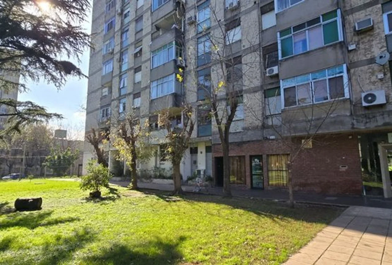 Dúplex de 3 ambientes en venta en Villa Tesei, Avenida Gobernador Vergara 1400