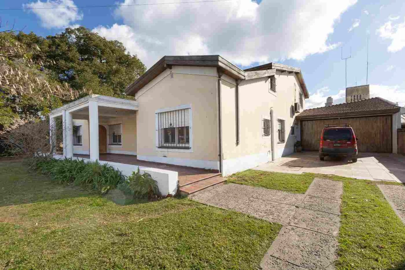 Venta de casa 5 amb en lote de 1520 m2 con pileta, foto 1
