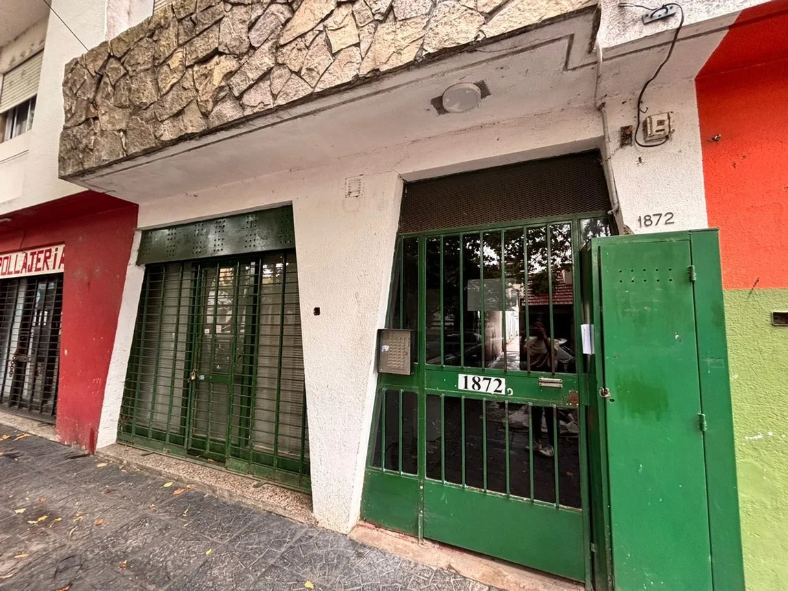 PH de 2 ambientes en venta en La Plata, Calle 6 E/70 y 71 1800
