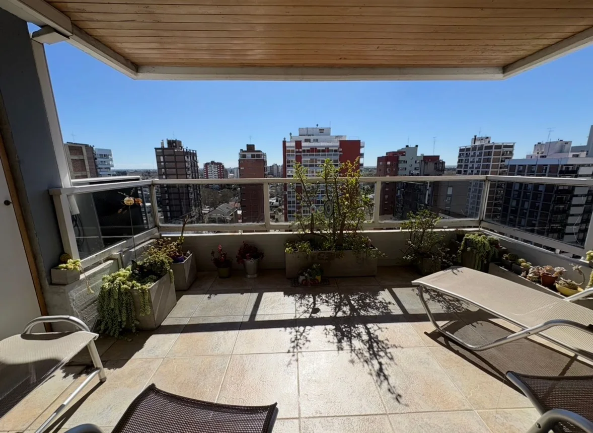 Departamento de 4 ambientes en venta en Martínez, Arenales 1800