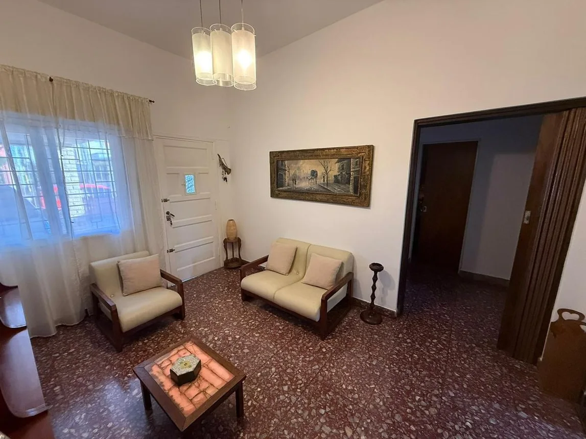 Casa de 4 ambientes en venta en Ezpeleta Este, Domingo Sobral 300, foto 5