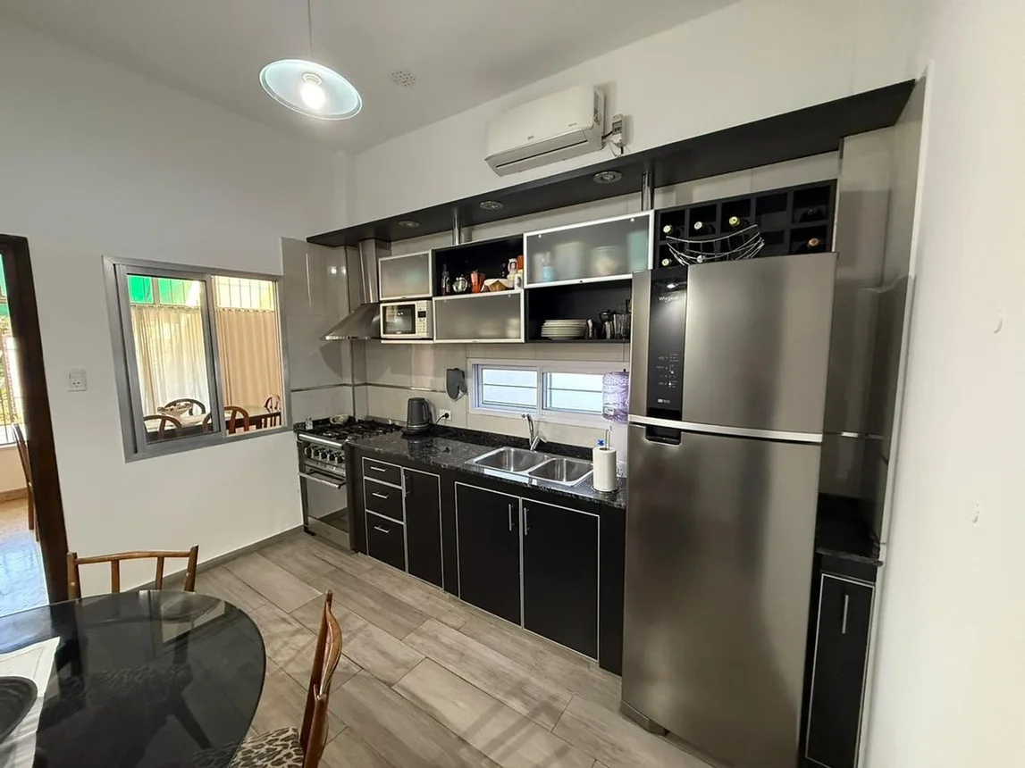 Casa de 4 ambientes en venta en Ezpeleta Este, Domingo Sobral 300