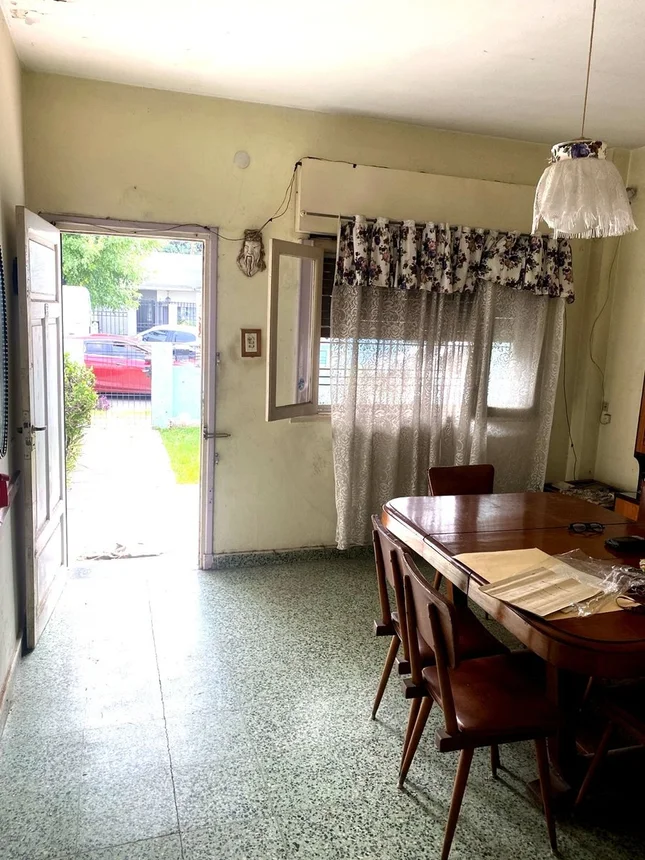 Casa de 3 ambientes en venta en Morón, Lanús 3000