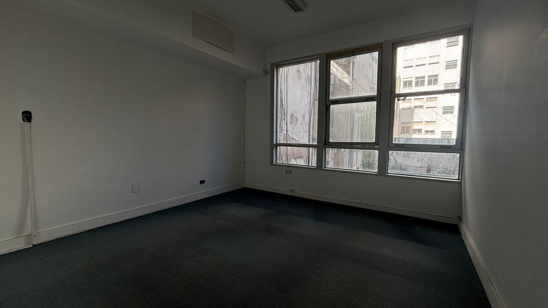 VENTA OFICINA 93 M2 TRIBUNALES