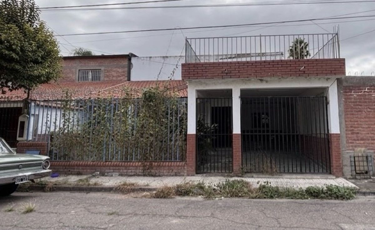 CASA VENTA BARRIO INTERSINDICAL 3 DORMITORIOS - foto 10