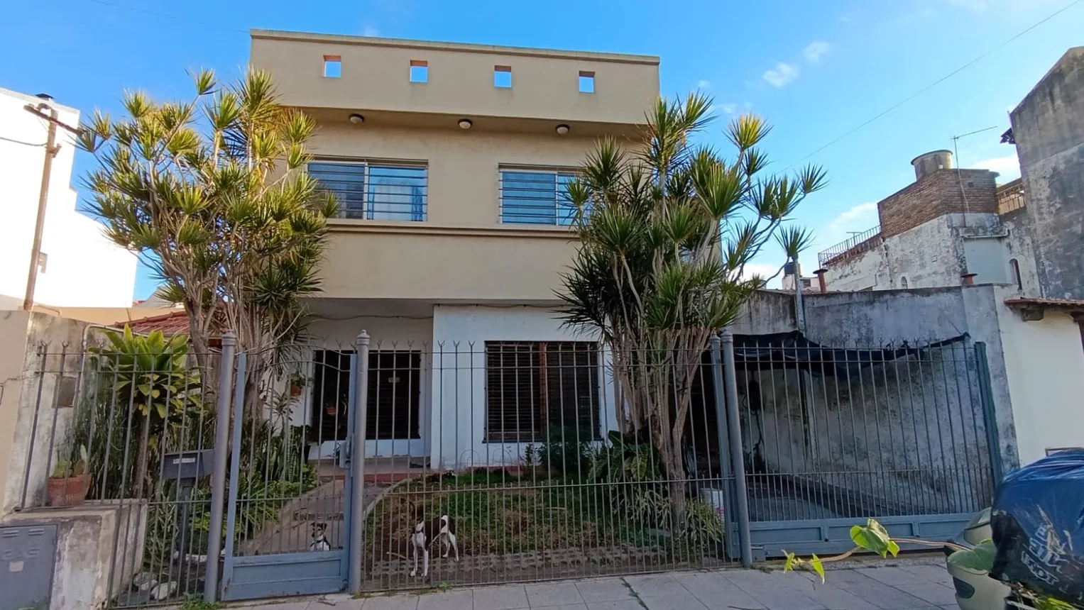 Casa de 7 ambientes en venta en Lanús Este, Pichincha 2100, foto 2