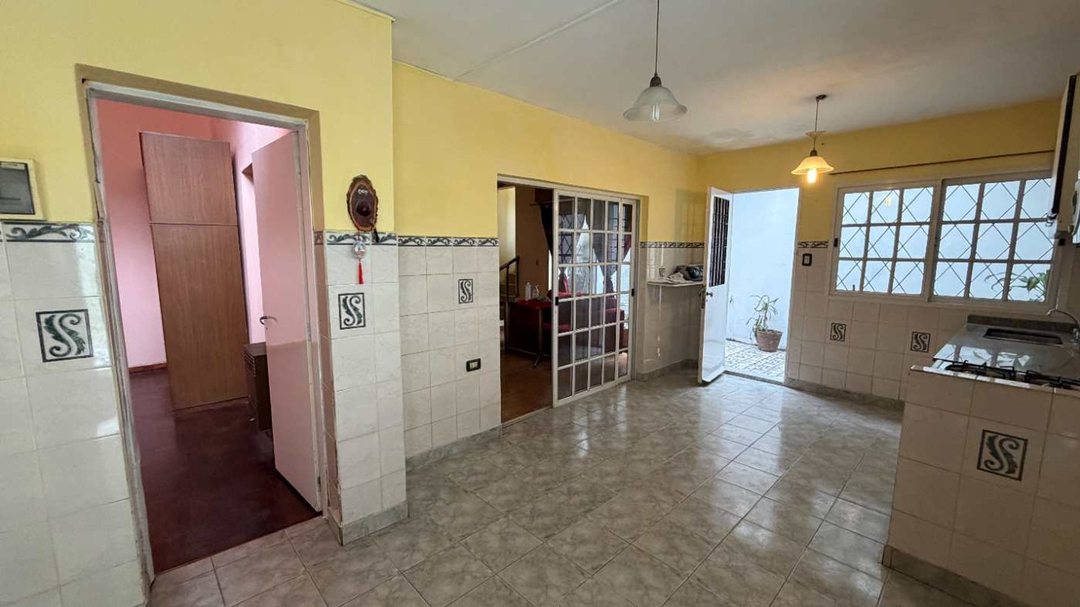 ALQUILER PH 3 amb. con patio y terraza en Flores