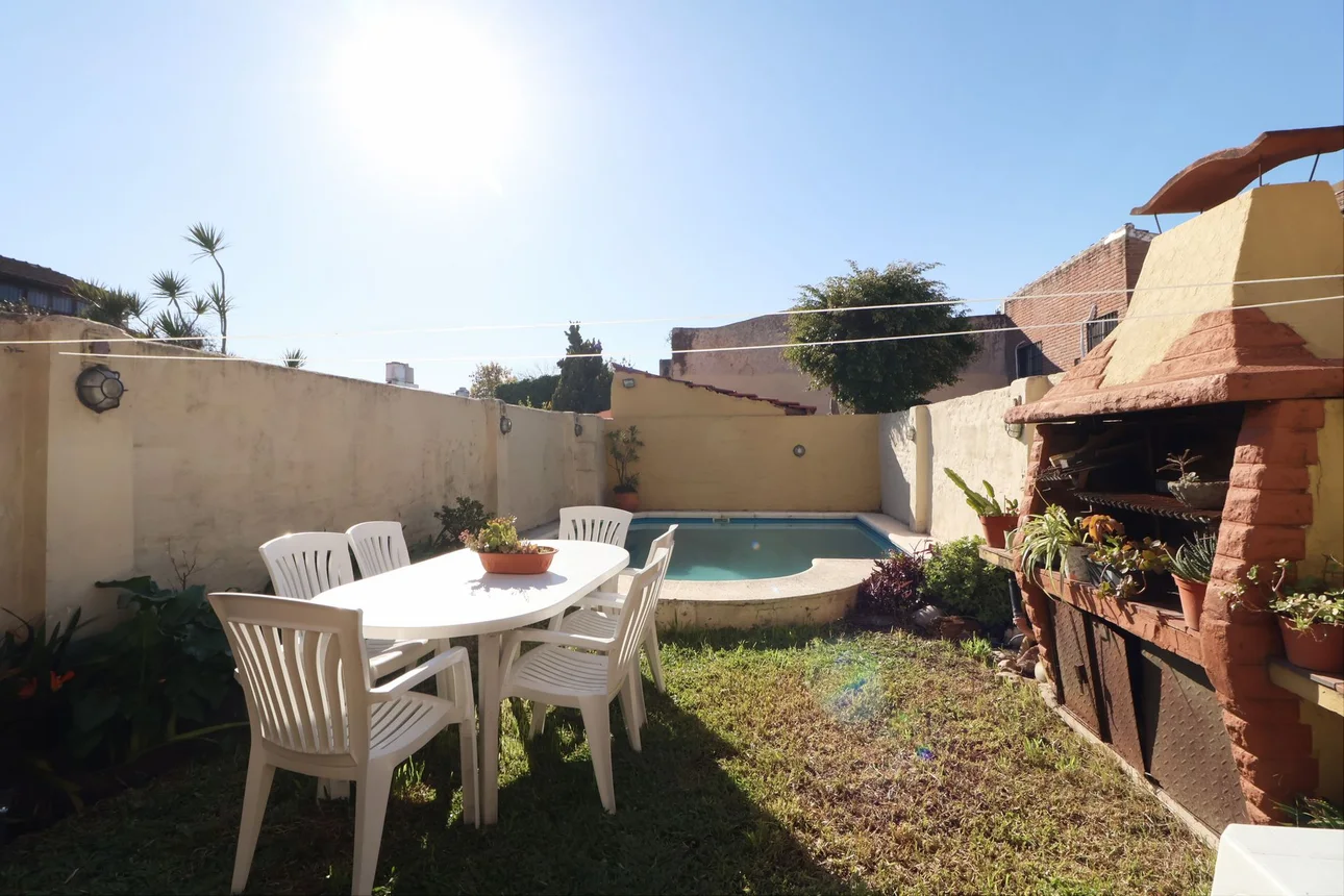Casa tríplex en venta en Olivos