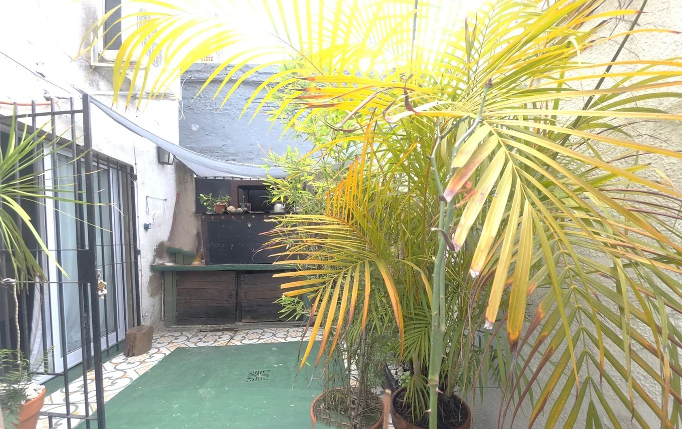 PH de 5 ambientes en venta en Flores, Camacuá 700