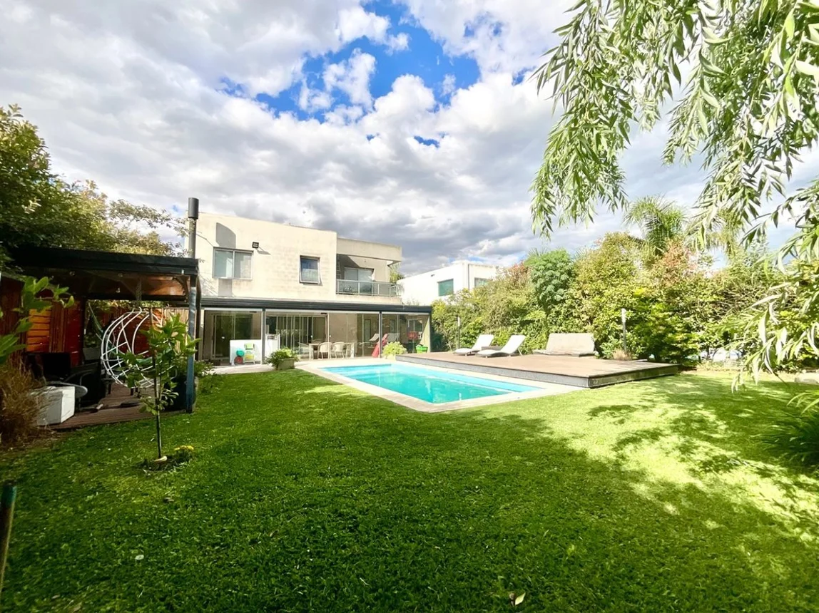 Casa de 4 ambientes en venta en Hudson, Barrio Las Acacias, Colectora Buenos Aires la Plata 5400, foto 2