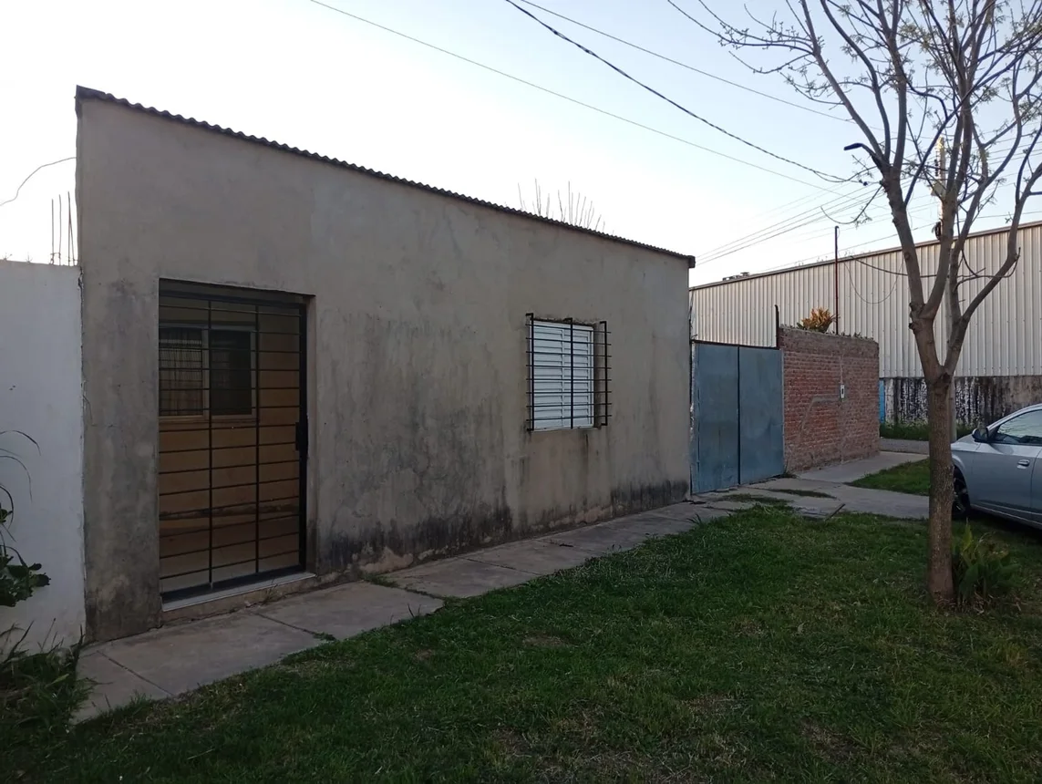 Casa de 3 ambientes en venta en Santa Fe, Calle Grandoli 9300