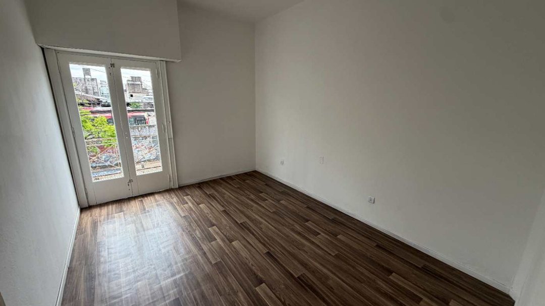 ALQUILER 4 AMBIENTES CON TERRAZA - CASEROS