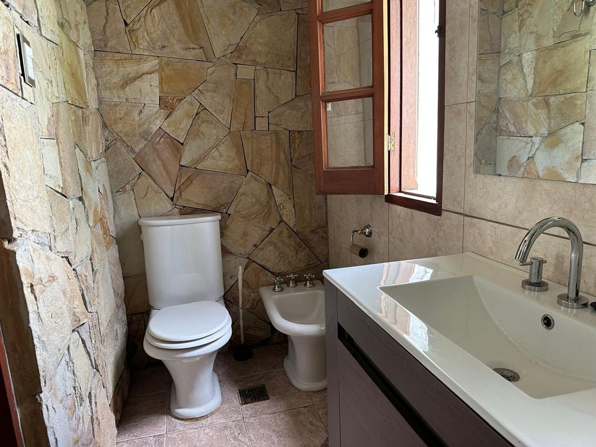 CASA EN VENTA LOS PINOS 2 DORM ZONA GRAND BOURG - foto 18
