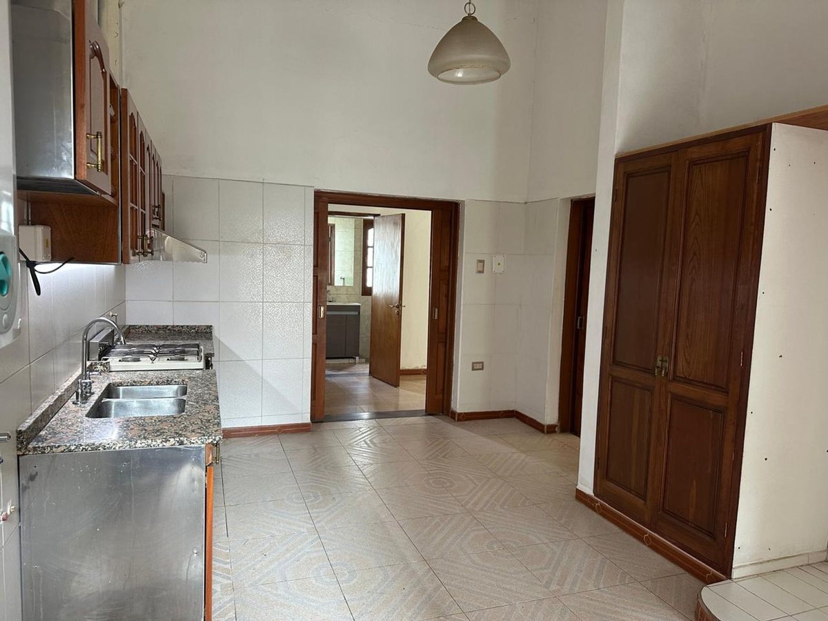 CASA EN VENTA LOS PINOS 2 DORM ZONA GRAND BOURG - foto 2