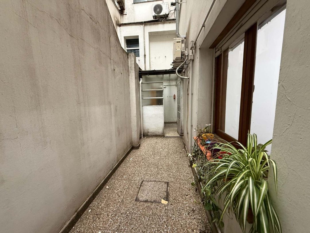 VENTA DEPTO 2 AMB CON PATIO FLORESTA APTO CREDITO