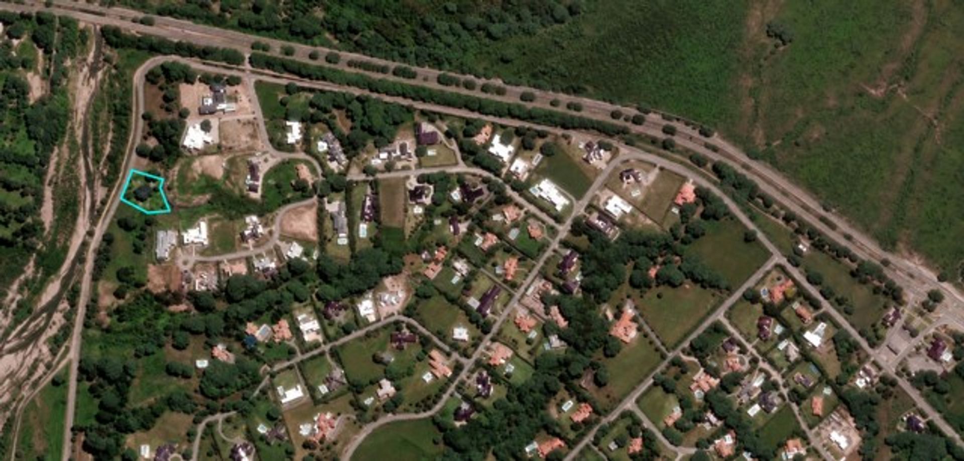 TERRENO EN VENTA CLUB DE CAMPO EL TIPAL 2500 M2 - foto 3