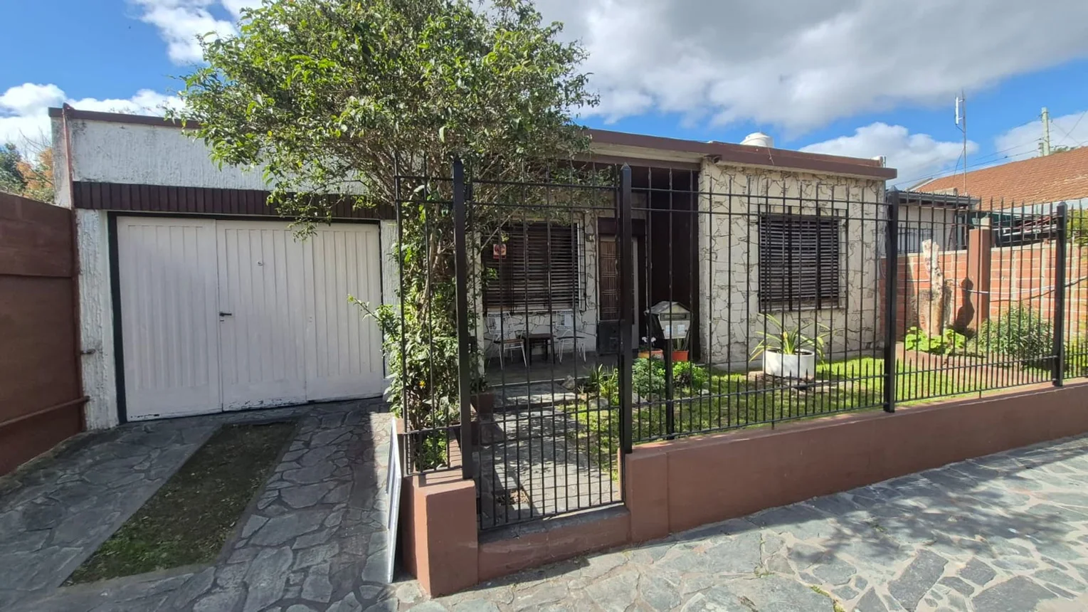 Casa de 3 ambientes en venta en Llavallol, Juan B. Justo 0
