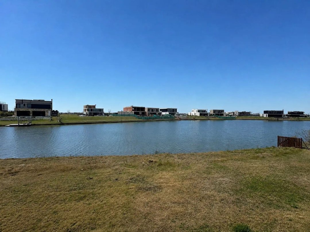 LOTE AL AGUA EN ARTERIA PRINCIPAL - PUERTOS/COSTAS