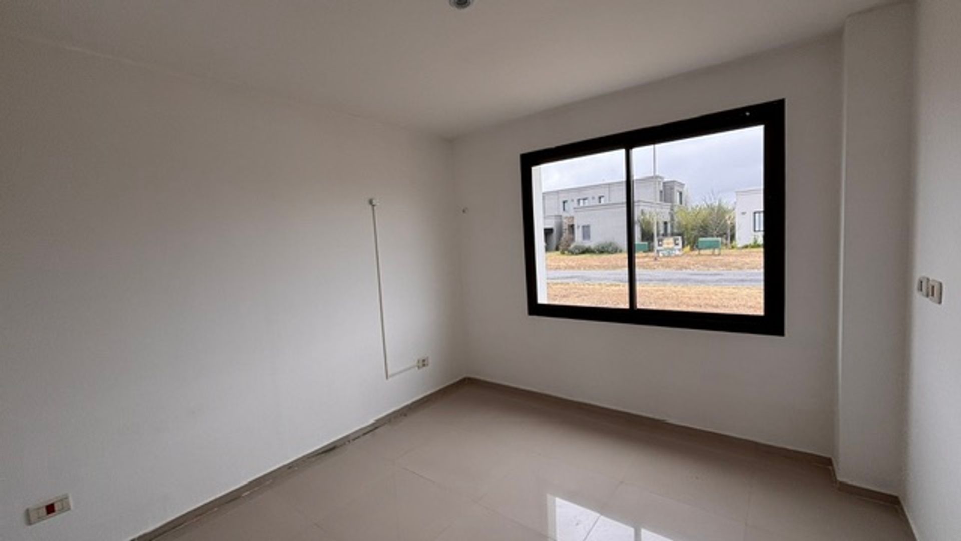 CASA VENTA JARDINES DE SAN LORENZO ACEPTA PERMUTA - foto 4