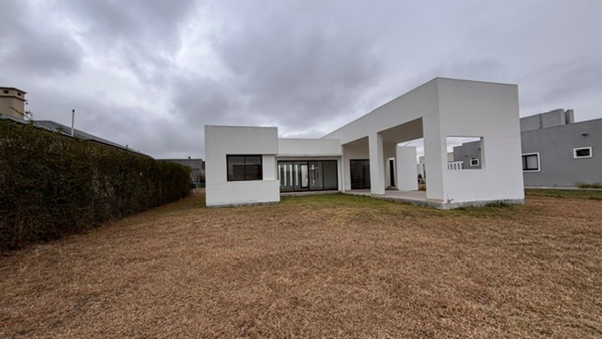 CASA VENTA JARDINES DE SAN LORENZO ACEPTA PERMUTA - foto 14
