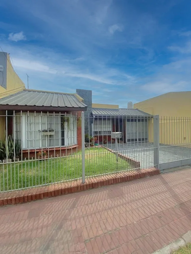 Casa en venta en Berazategui, foto 2