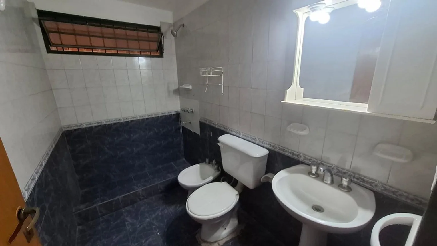 Casa en venta de 3 dormitorios y dos baños, foto 5