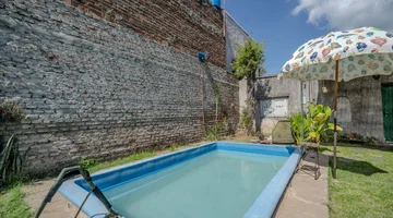 VENTA CASA 3 AMB C/ PILETA APTO CREDITO L HERMOSA