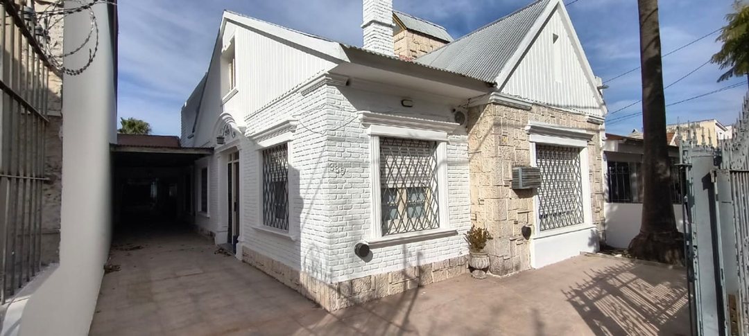 VENTA CASA 5 DORMITORIOS BARRIO JUNIORS- CORDOBA