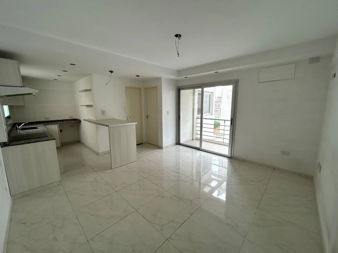 Departamento en alquiler en Morón, Almirante Guillermo Brown 200