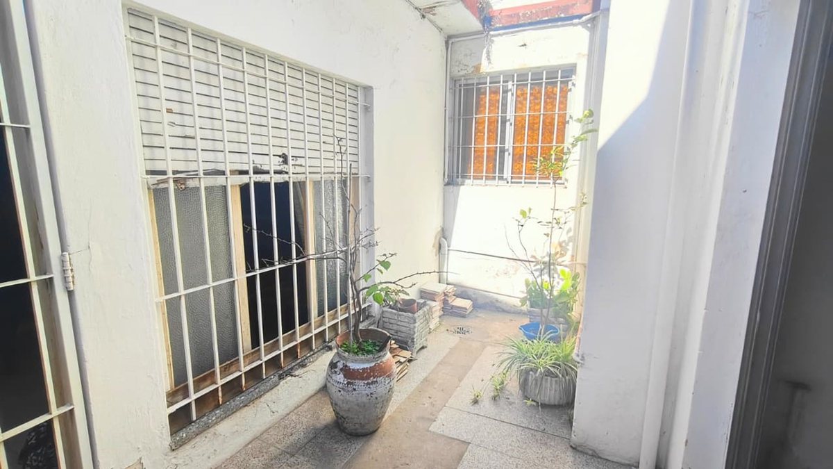 Foto 8 — CASA EN VENTA EN LANUS. INVERSION!