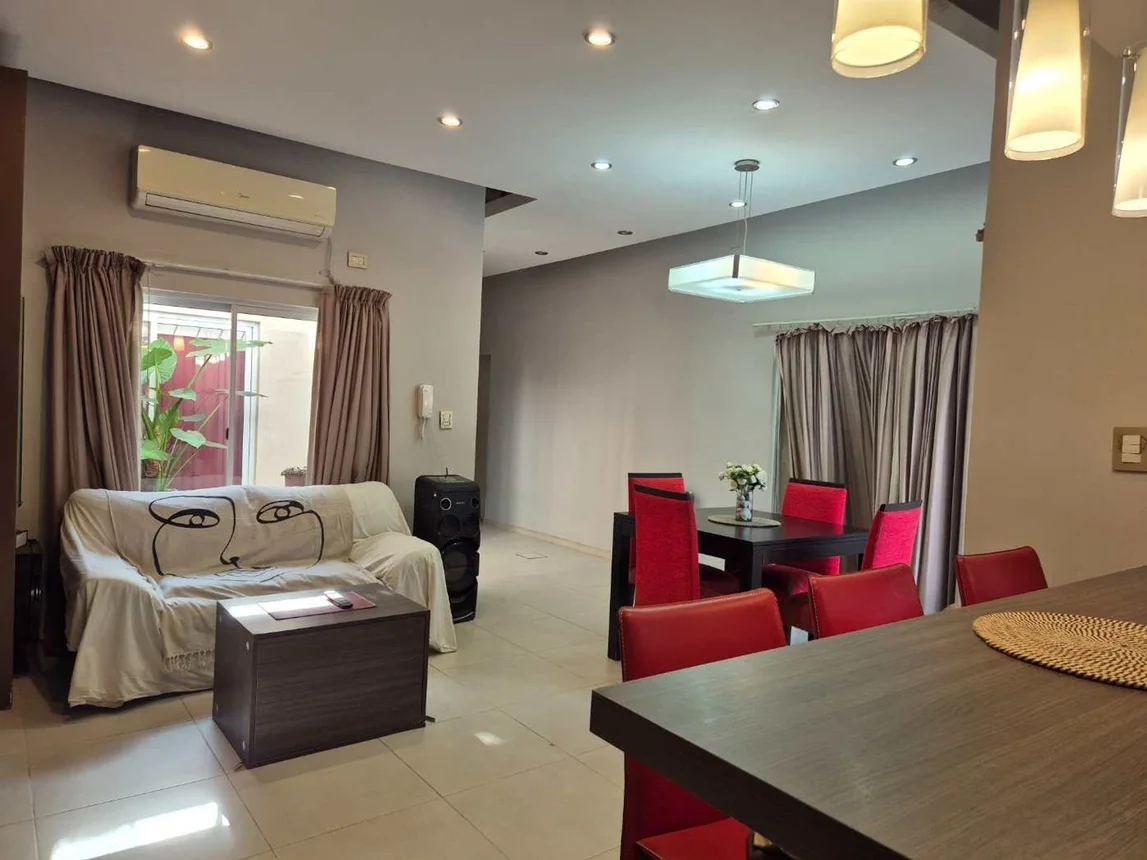 Casa de 4 ambientes en venta en Paraná, Santa Cruz 400