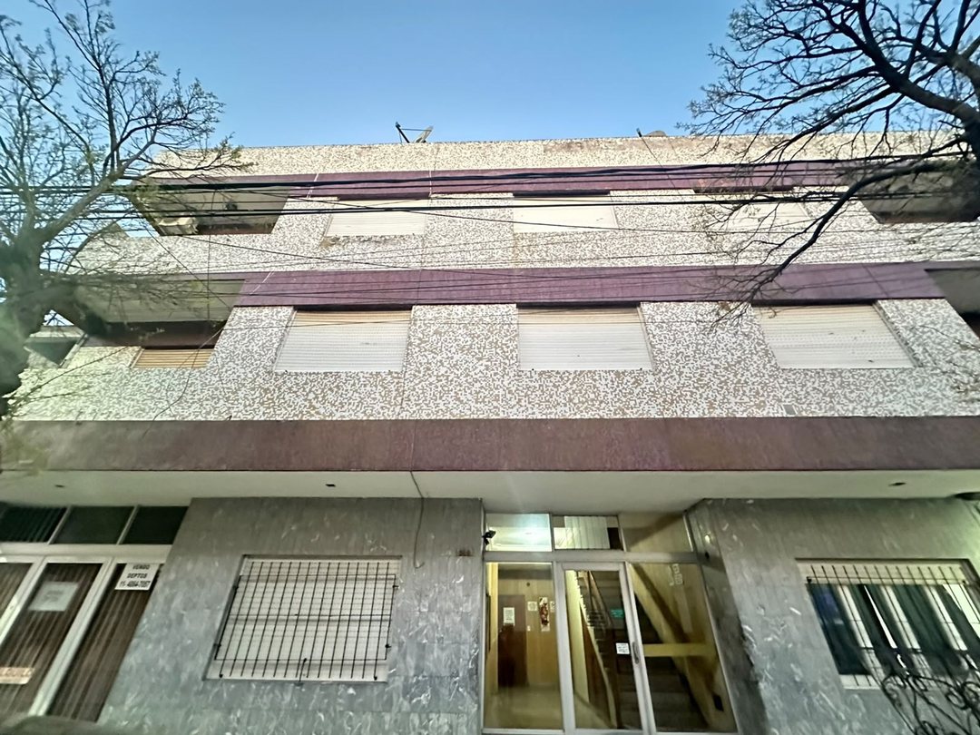 DEPARTAMENTO C/VISTA A LA CALLE  VENTA MAR DE AJO