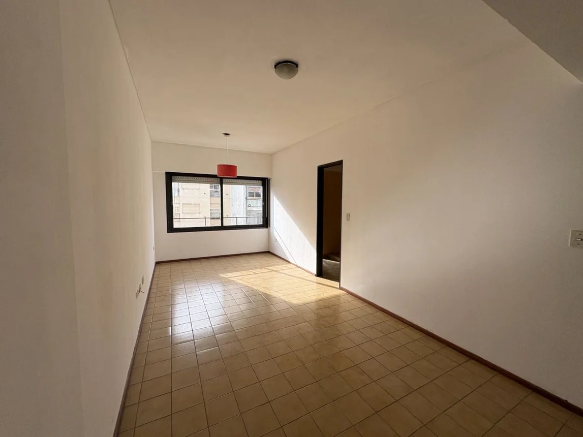 Departamento en alquiler en La Plata, 7 Entre 45 y 46 600