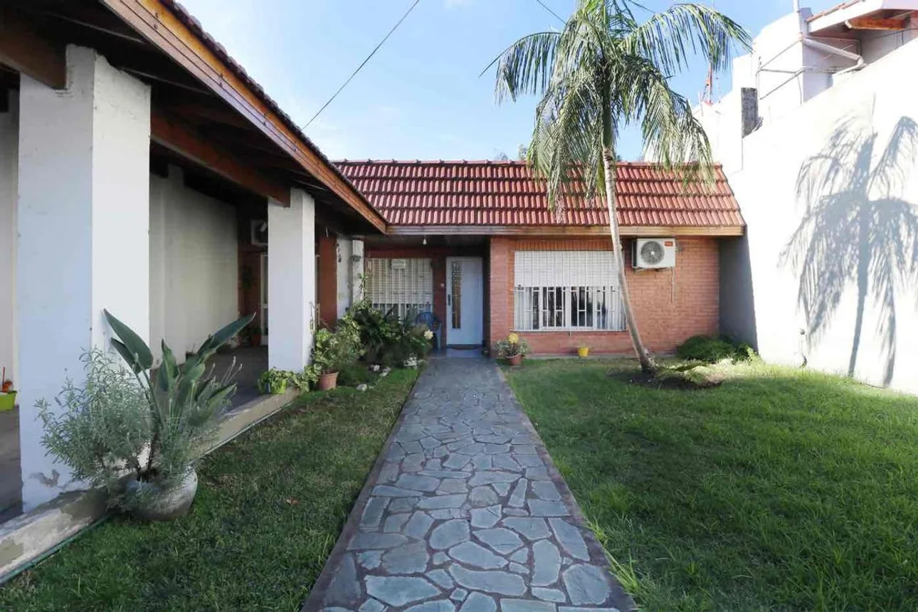 Casa de 3 ambientes en venta en Villa Bosch, Martín Fierro 7300