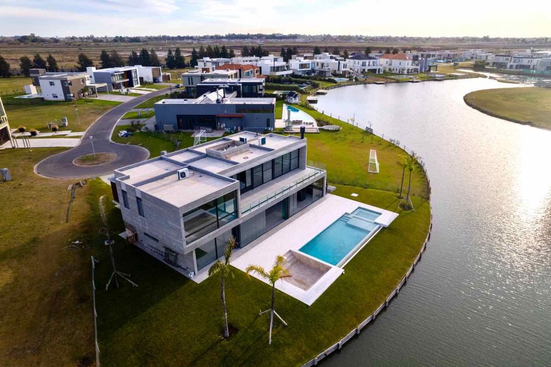Casa en venta 6 ambientes en Los Robles 5900, Terralagos, Canning, Ezeiza, Buenos Aires